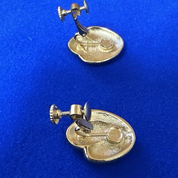 VTG NAPIER Gold Tone RED ENAMEL Screw back Clip On Earrings EUC Classic - Picture 8 of 8